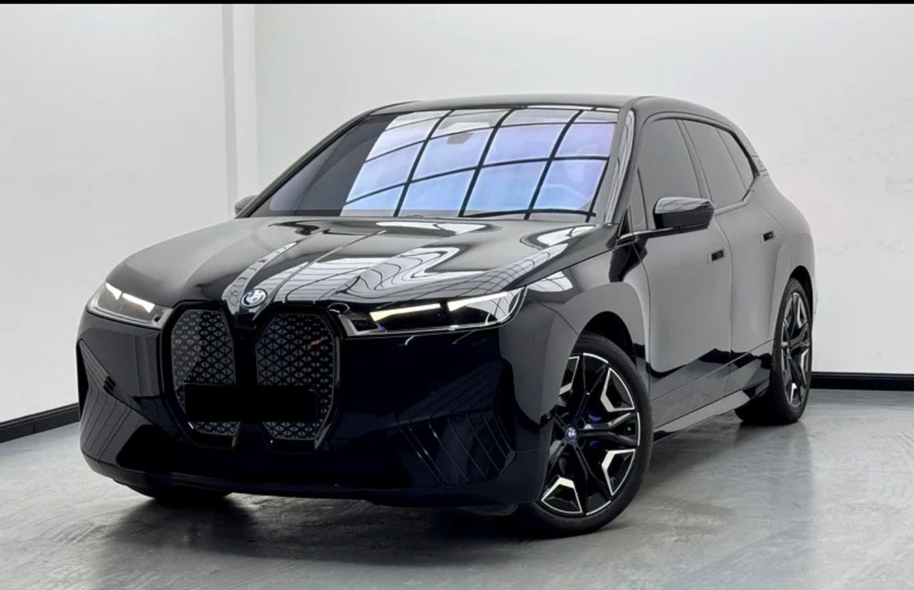 بي أم دبليو iX BMW iX xDrive50 – GCC Spec – Crypto Accepted – 2023 – 77,000 km