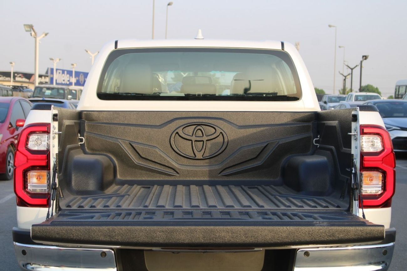 Toyota Hilux Toyota Hilux RHD 2.8L diesel engine white colour