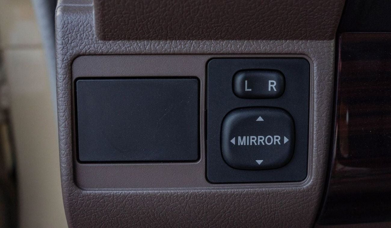 تويوتا لاند كروزر بيك آب 2025 Toyota Land Cruiser LC79 4.0 Double Cab AT Petrol Full Option