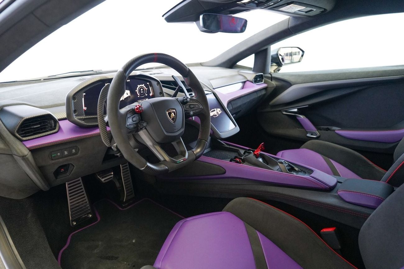 لامبورغيني ريفويلتو 6.5L V12 Hybrid