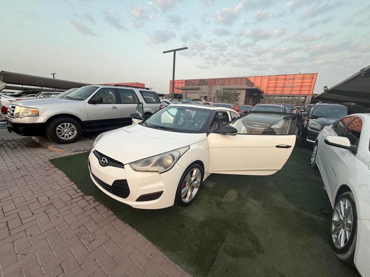 هيونداي فيلوستر GLS SR بانوراما بحاله ممتازه 1.6سي سي
