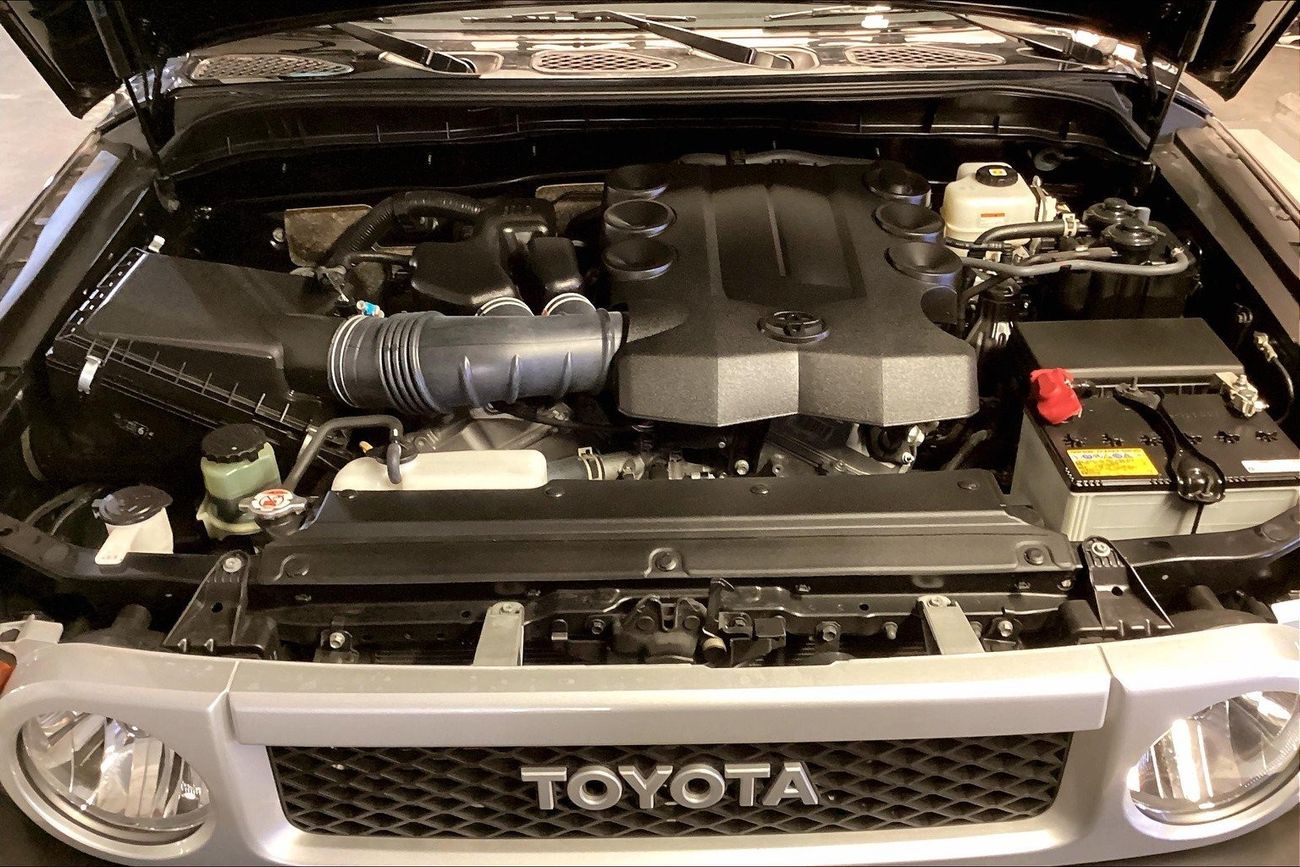 Toyota FJ Cruiser GXR | Guaranteed Warranty | 0 Down Payment