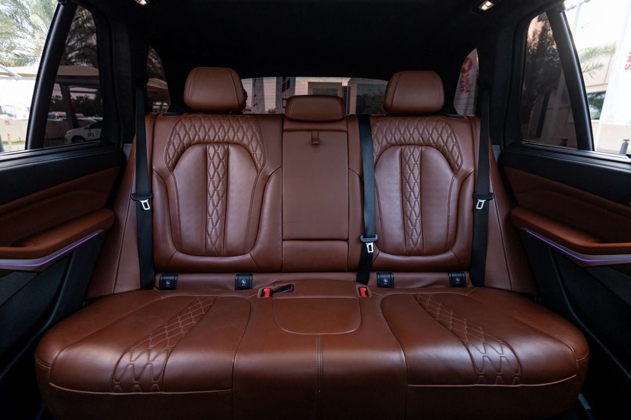 بي أم دبليو X5 M50i 4.4L
