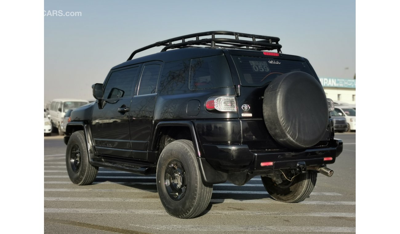 Toyota FJ Cruiser 4.0L Petrol, 17”Alloy Rims, Key Start, Xenon Headlights, LOT-568.