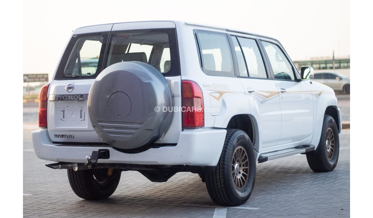 Nissan Patrol NISSAN PATROL SAFARI 2008 GCC Price 40000 aed Traveld Distance 228000 km GCC Specefecation Full Opti