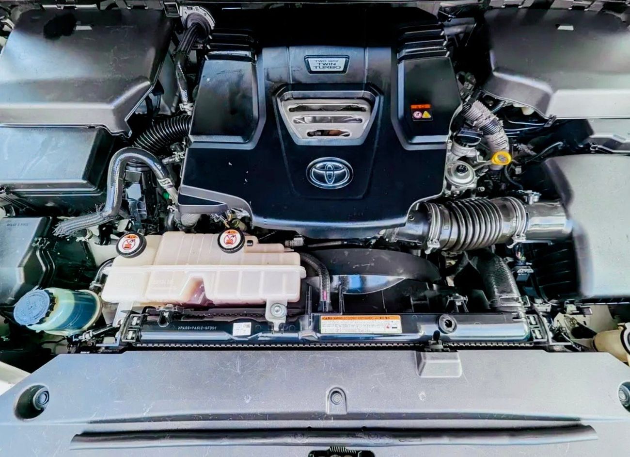 تويوتا لاند كروزر 2022 Model GXR Twin Turbo Diesel Engine Full Option New Arrival