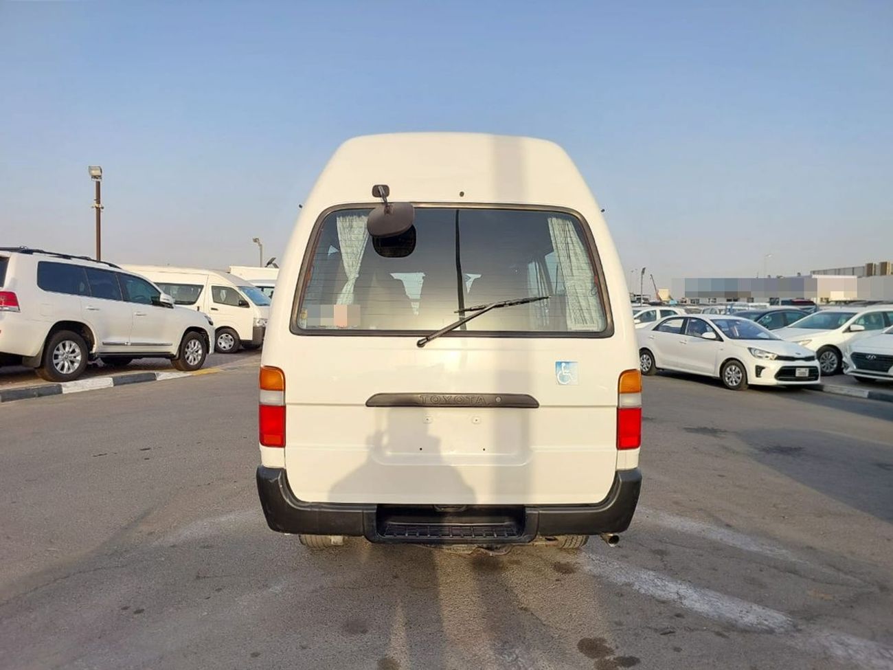 Toyota Hiace TOYOTA HIACE COMMUTER VAN RHD 2001 MODEL 3.0 L DIESEL AUTOMATIC(PM01315)