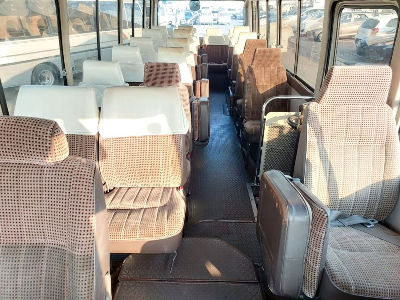 Toyota Coaster TOYOTA COASTER BUS RIGHT HAND DRIVE 1992 MODEL DIESEL MANUAL 4160 ENGINE CC 1HD-T ENGINE 29SEATER (P