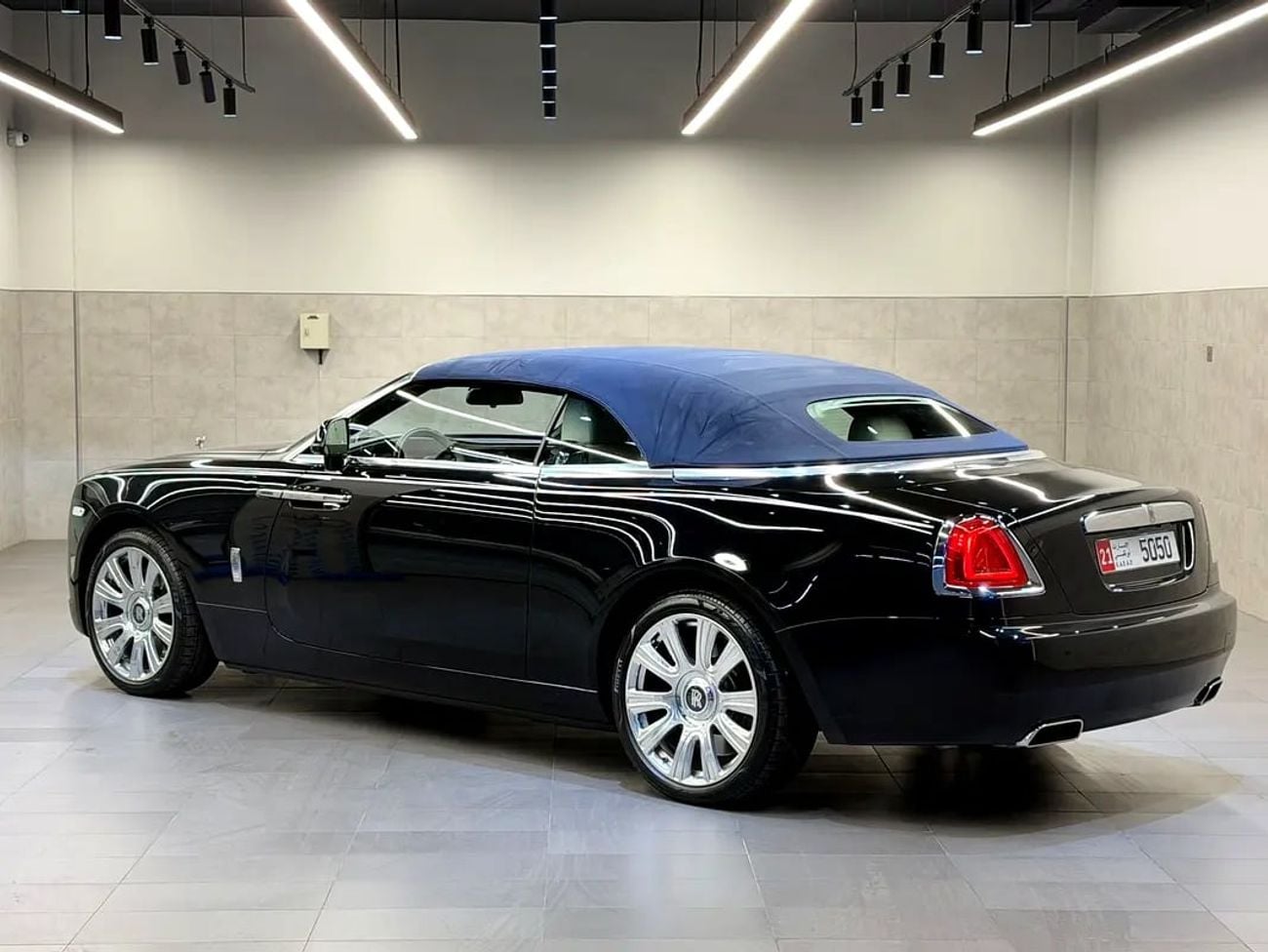 Rolls Royce Dawn Standard - Korean Specs - Pristine Condition