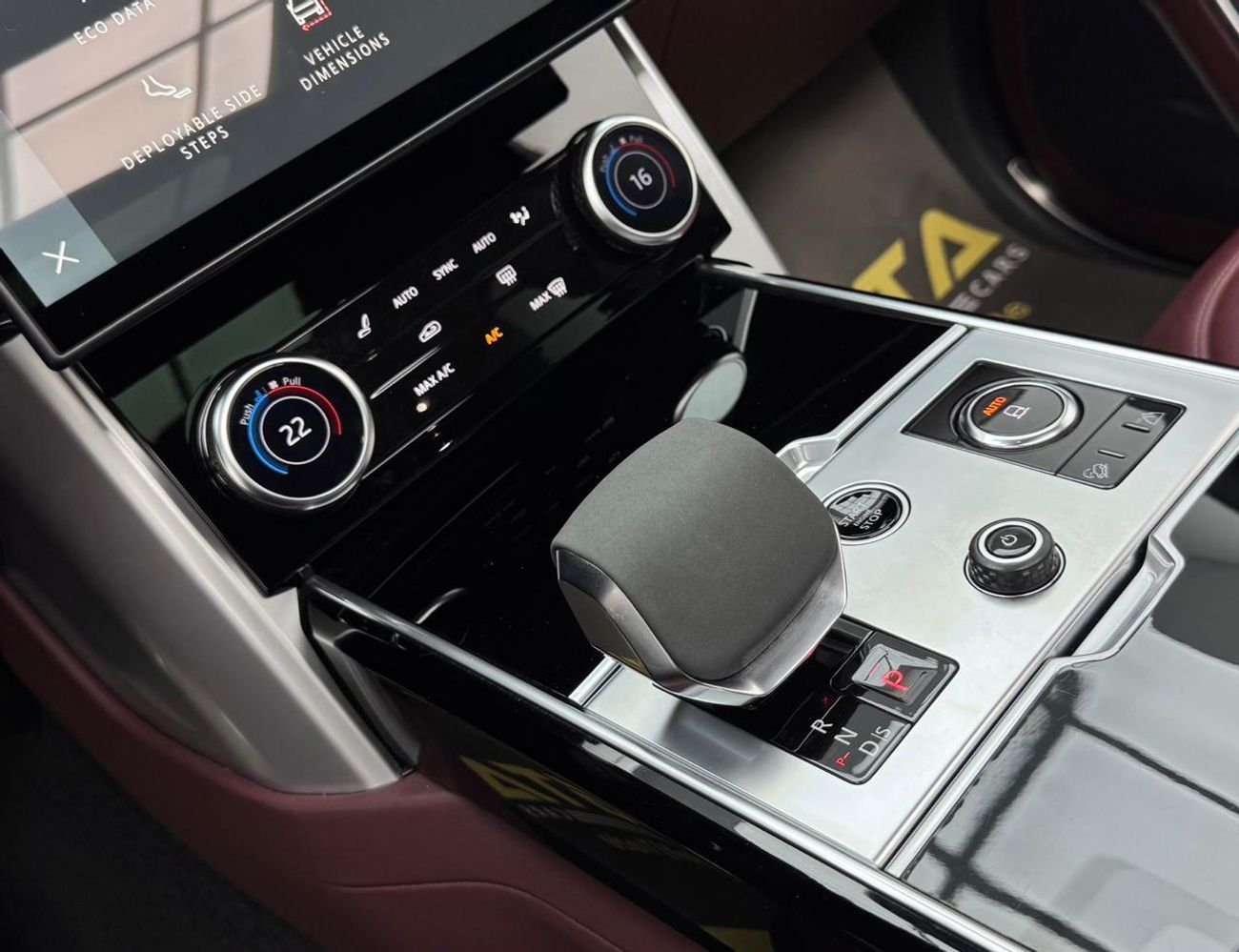 لاند روفر رينج روفر HSE P530 4.4L 2023 Range Rover Vogue P530 HSE, 2028 Range Rover Warranty + Service Pack, GCC