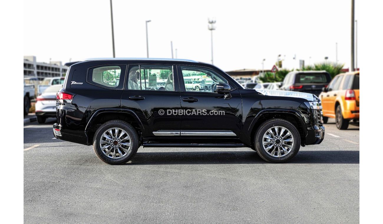 Toyota Land Cruiser 2022 Toyota LC300 3.3 Twin Turbo GXR 20" Alloy Diesel AT - Black inside beige