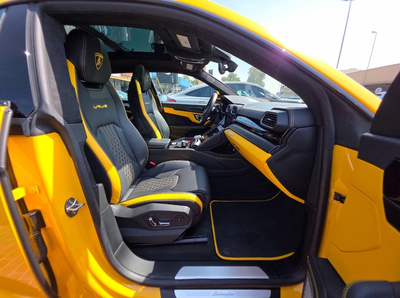 Lamborghini Urus S 4.0T V8 S Canadian Specs Original paint 2023