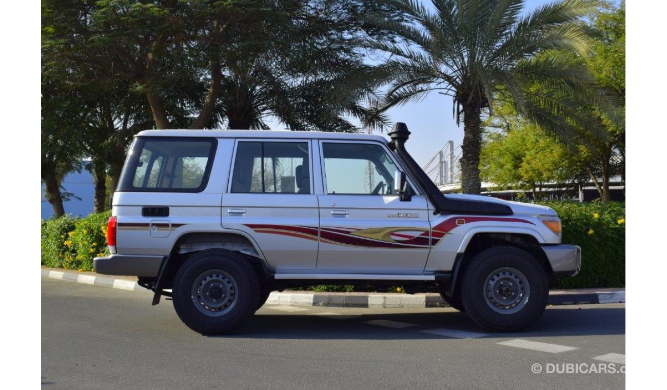 Toyota Land Cruiser 76 HARDTOP LX V8 4.5L DIESEL 5 SEAT WAGON