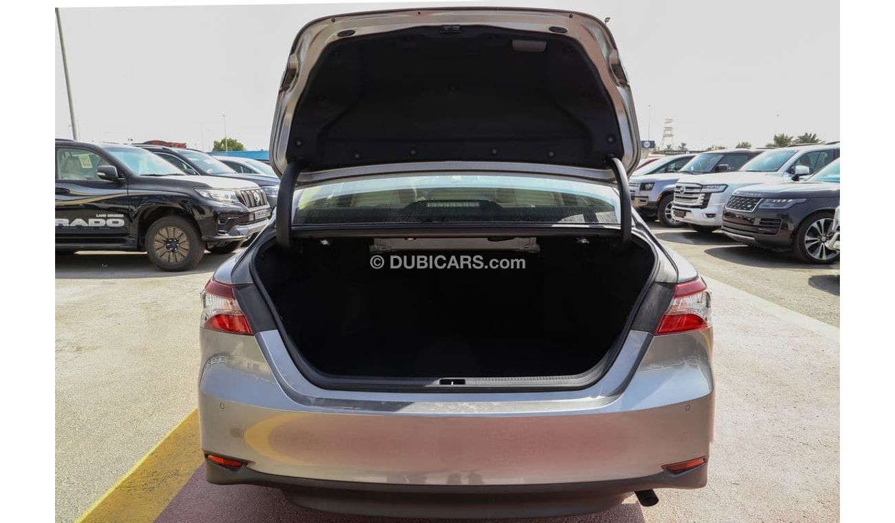 تويوتا كامري 2.5L GLE PET A/T - 23YM -  w/SUNRF - SIL_BEIG (EXPORT OFFER)