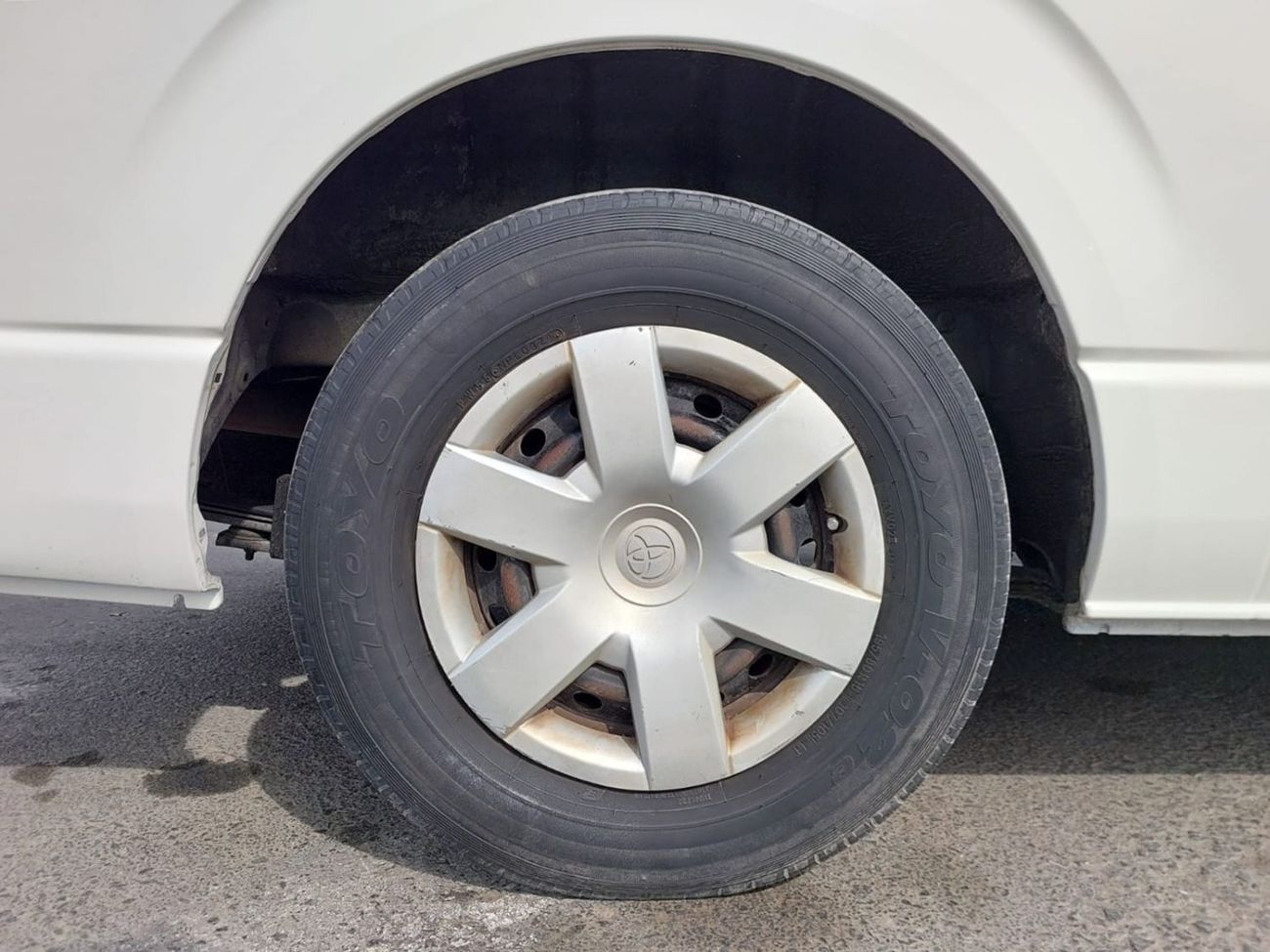 Toyota Hiace TOYOTA HIACE COMMUTER VAN RHD 2014 MODEL 2.7 L PETROL AUTOMATIC(PM47858)