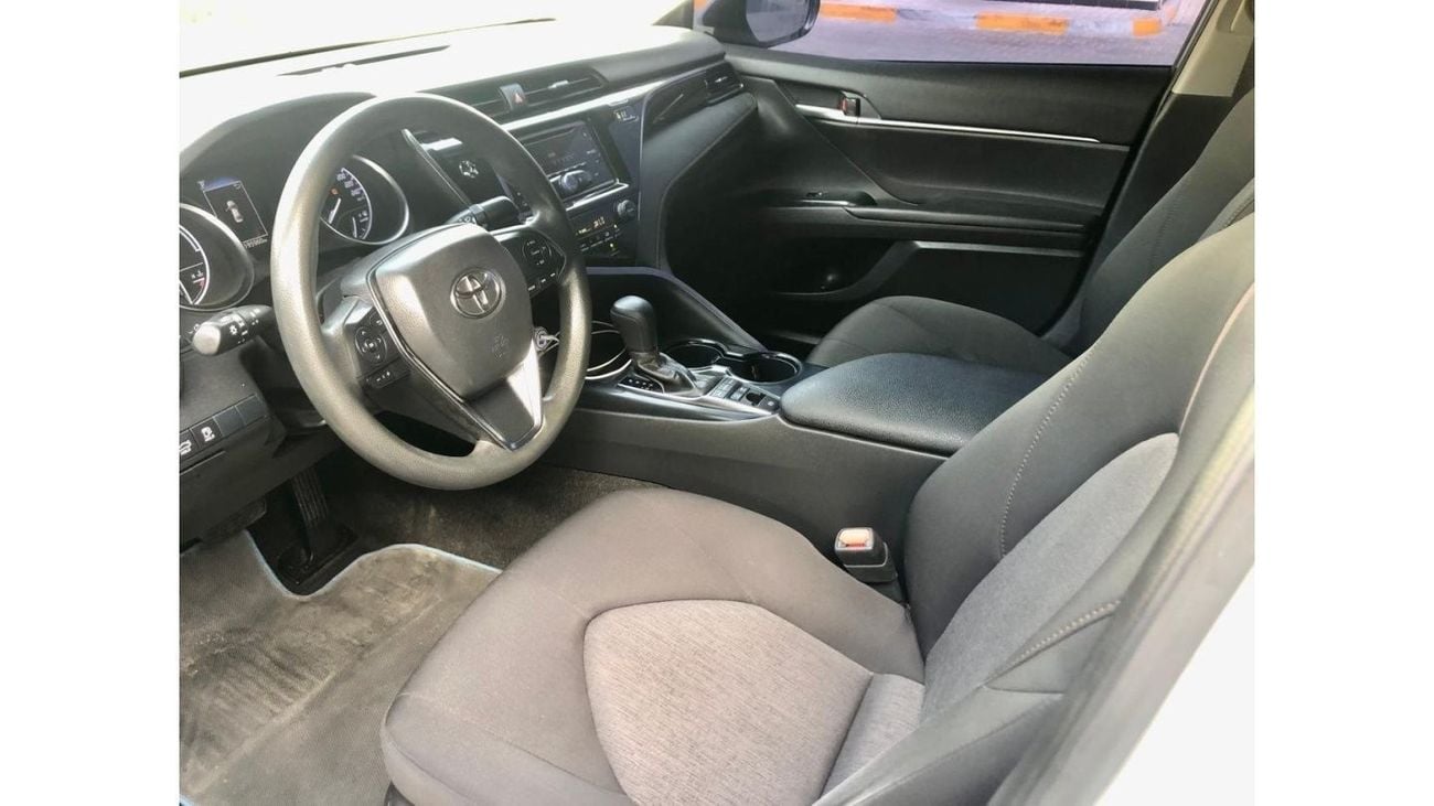 Toyota Camry Camry LE,2020 (Hybrid) 2.5L GCC / accident free