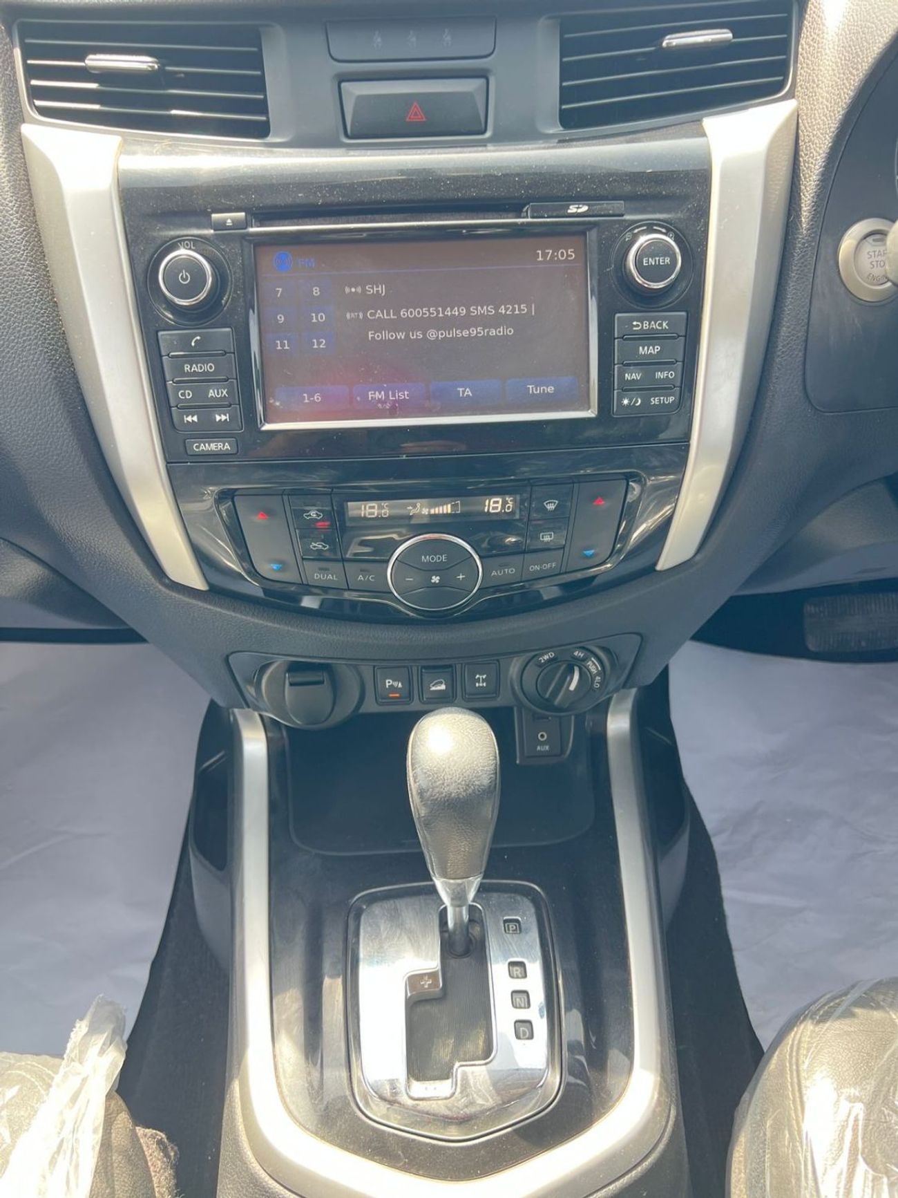 Nissan Navara DIESEL 2.3 LITER ,RIGHT HAND DRIVE ,2017 MODEL ,GREY COLOR ,AUTOMATIC GEAR