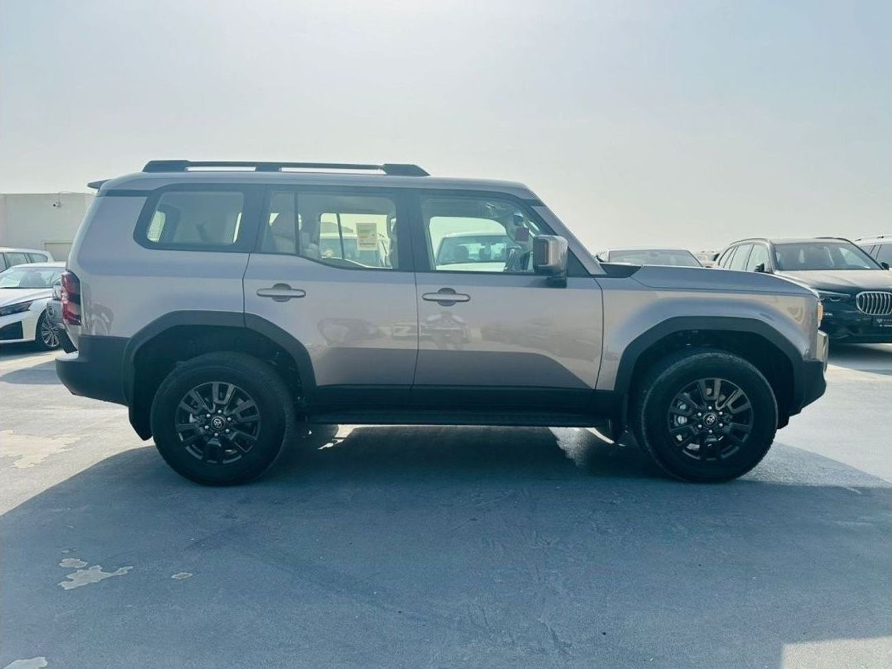 تويوتا برادو 2.4L GXL , LEATHER SEAT, PUSH START, ELECTRIC BACK DOOR, ALLOY WHEELS, MODEL 2024