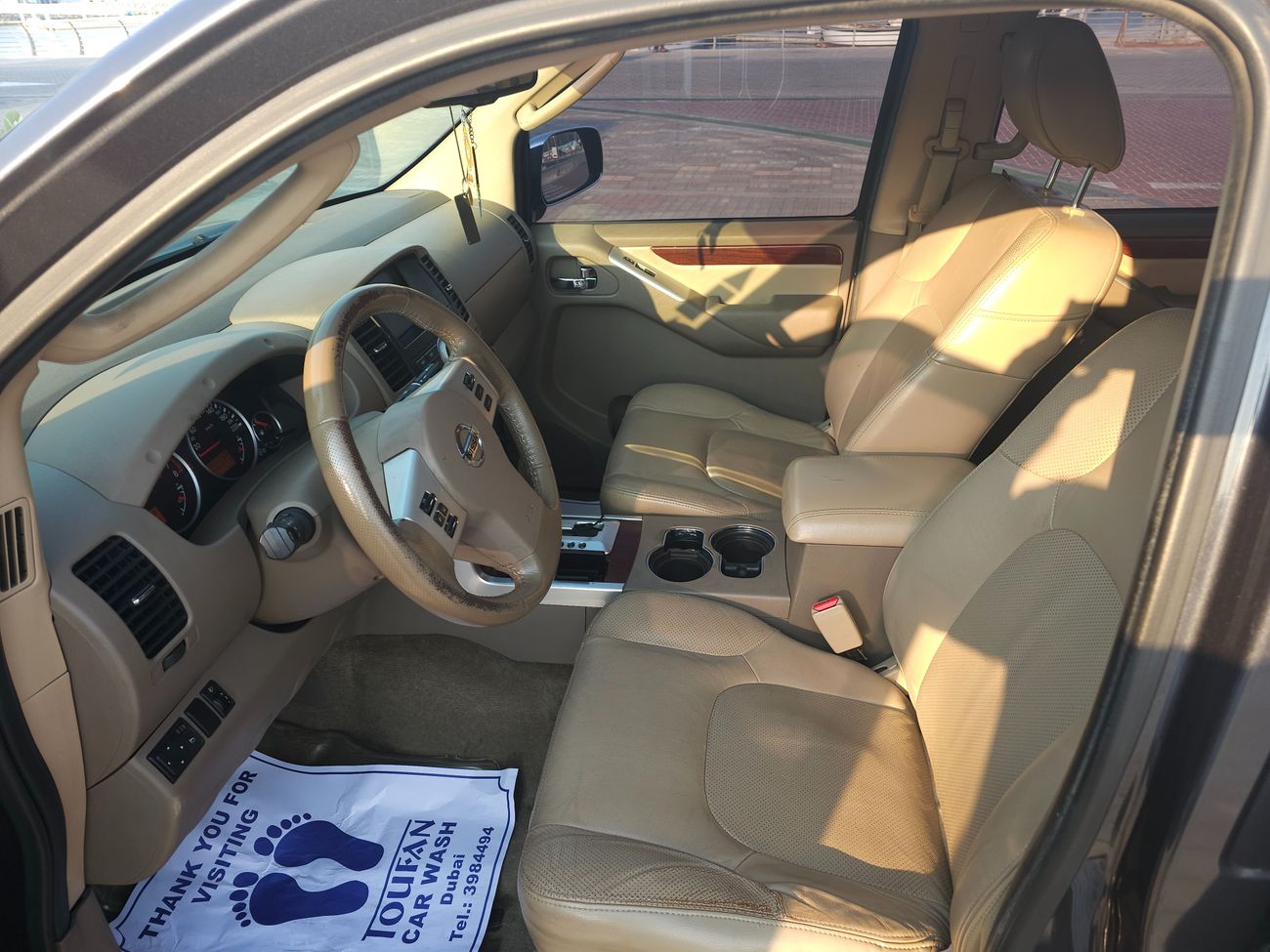 Nissan Pathfinder LE 4.0 V6