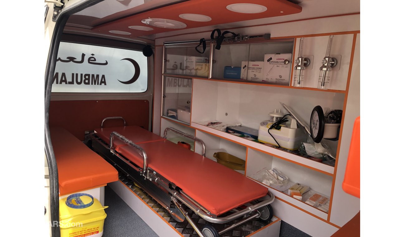 تويوتا هاياس Toyota Hiace Ambulance Conversion, Model:2014. excellent condition