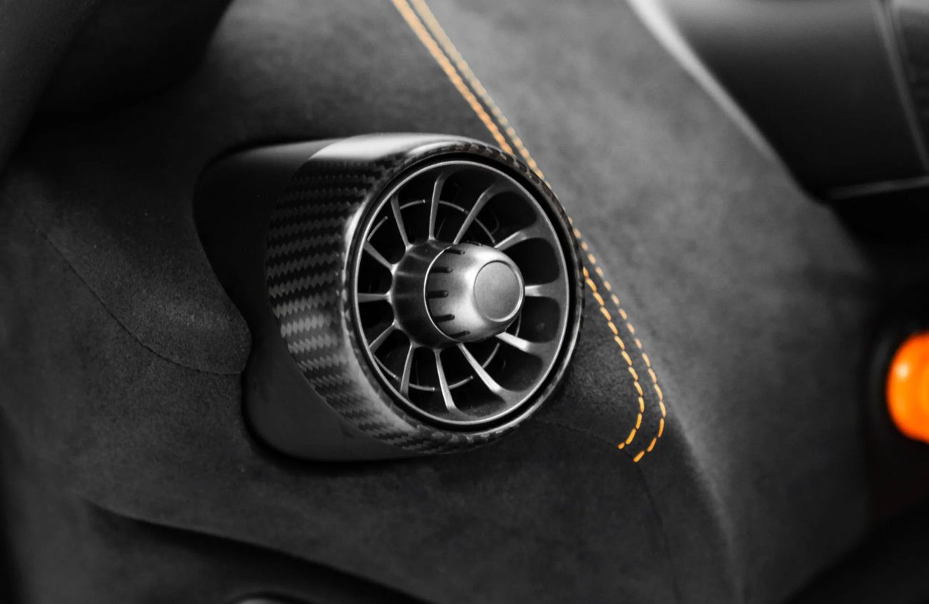 McLaren 675LT 3.8L V8 Twin-Turbocharged Engine