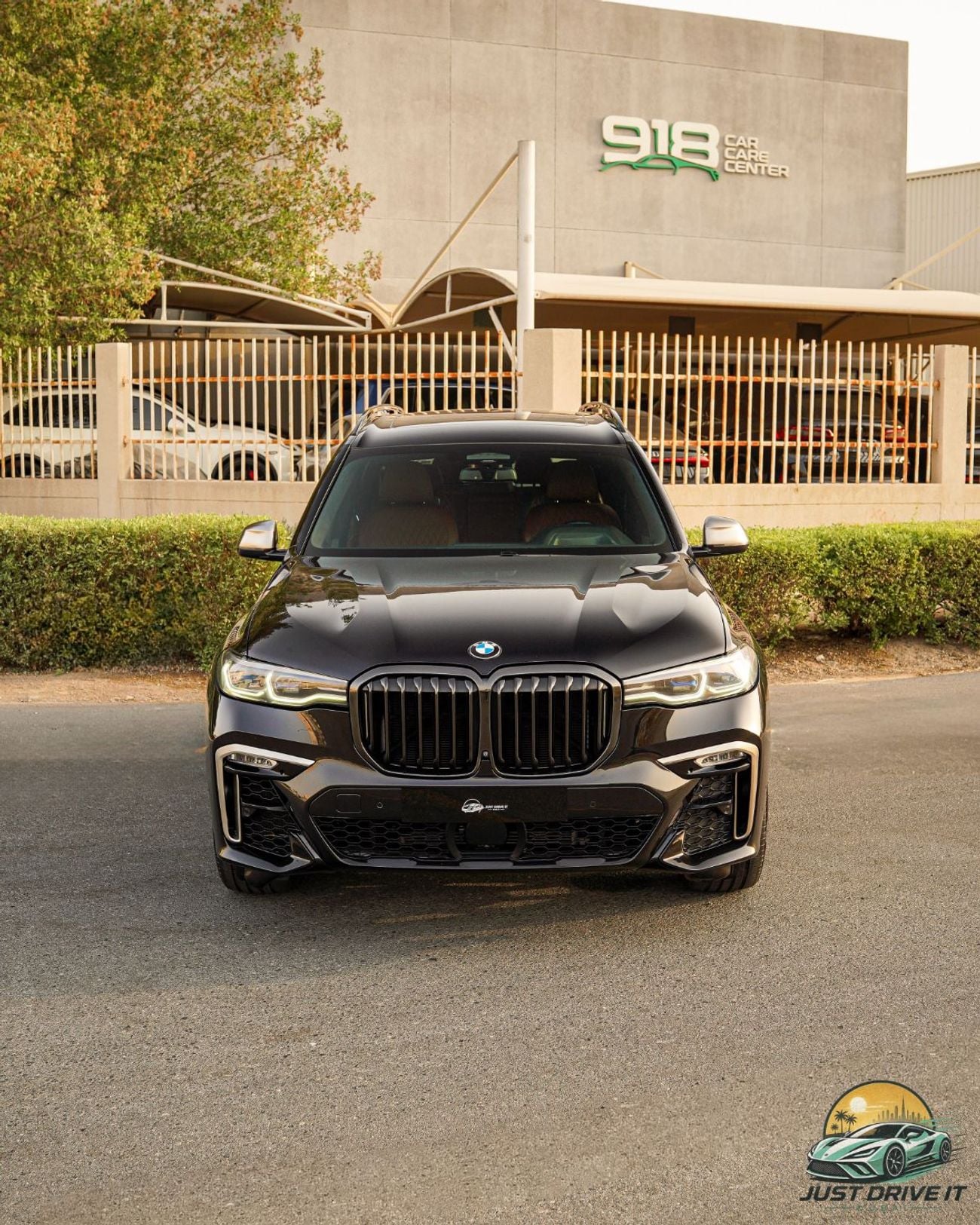 BMW X7 M50i