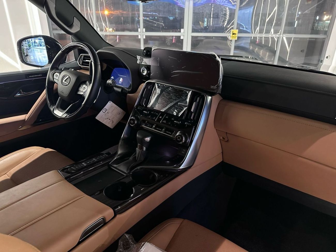 لكزس LX 600 Signature 3.5L ( CYL) 2022 LEXUS LX600 SIGNATURE / GCC / AL FUTTAIM WARRANTY AND SERVICE