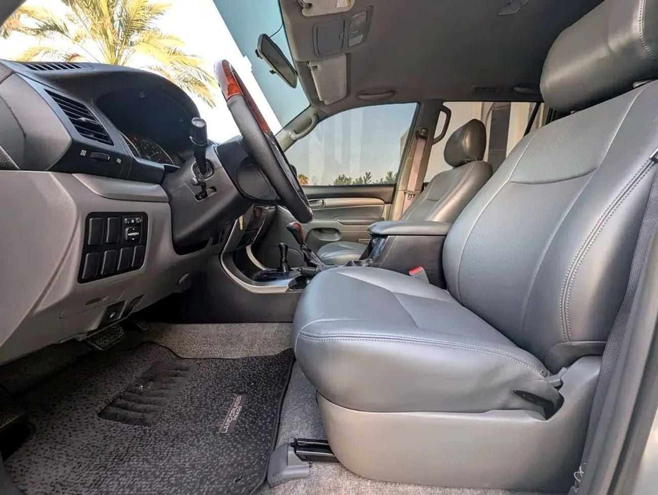 Toyota Prado GX GCC Specs V4 2.7L Interior and Exterior Excellent Condition