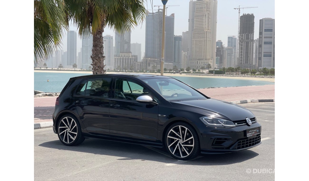 Volkswagen Golf GOLF R GCC