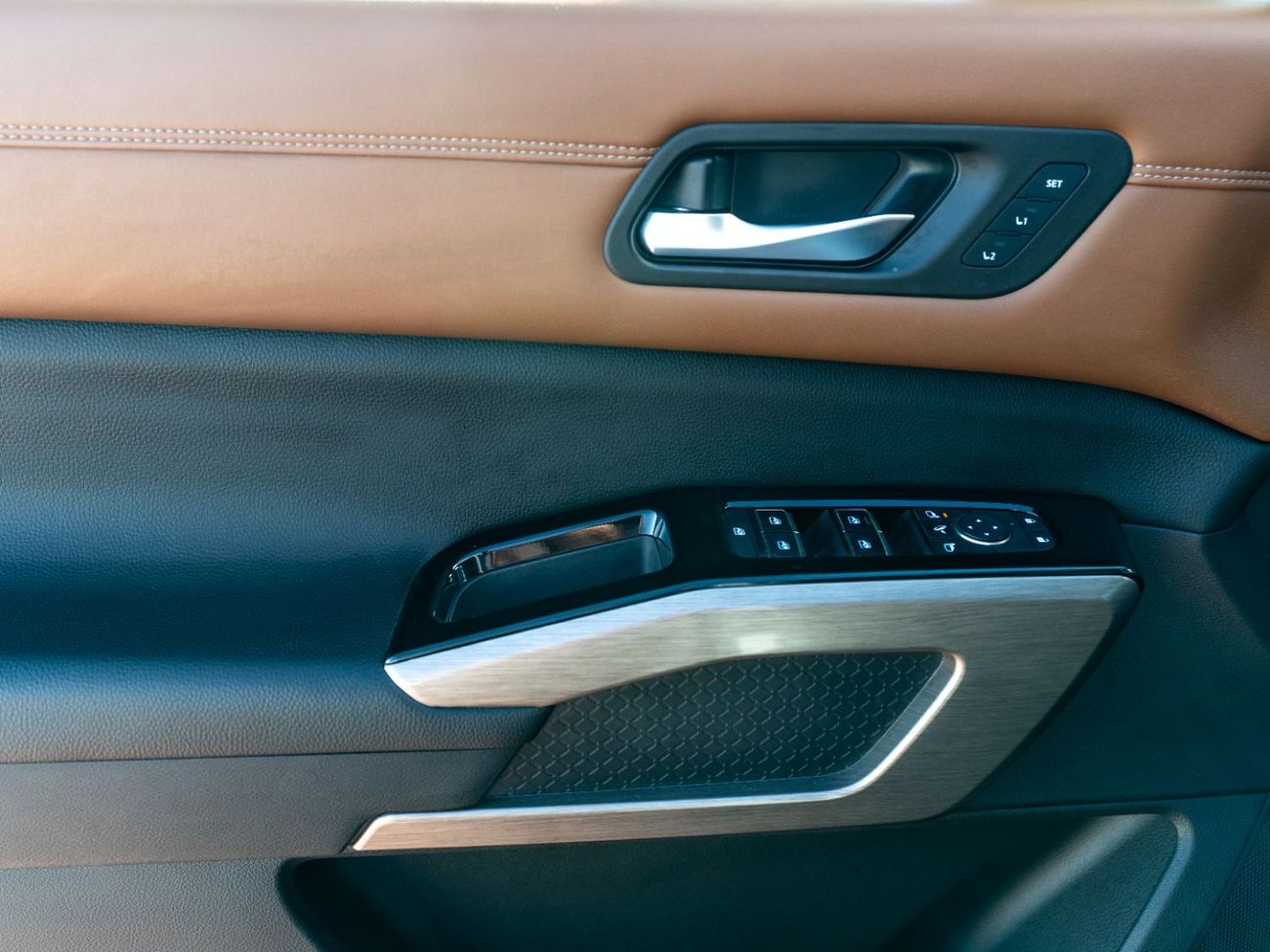 Nissan Pathfinder SL 3.5L (7 Seater)