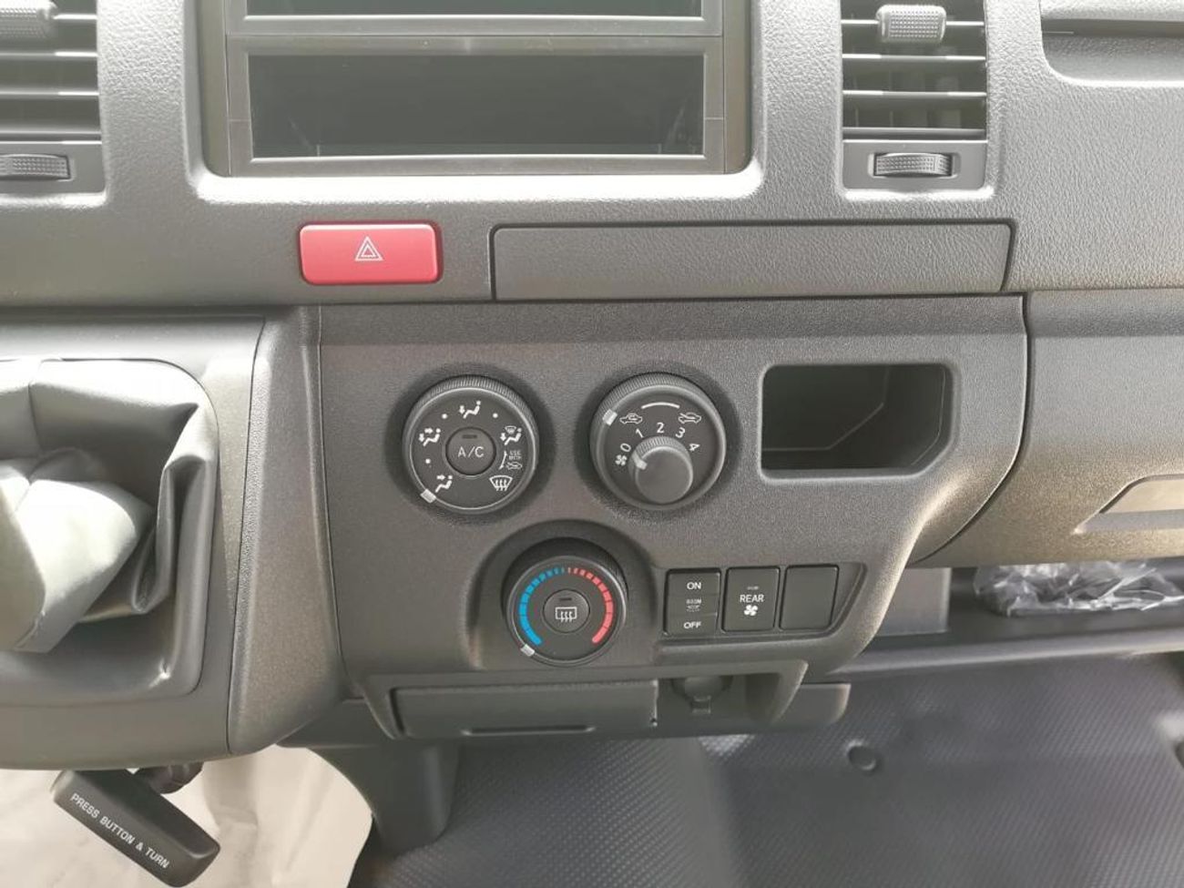 Toyota Hiace MANUAL 2.5L 2025