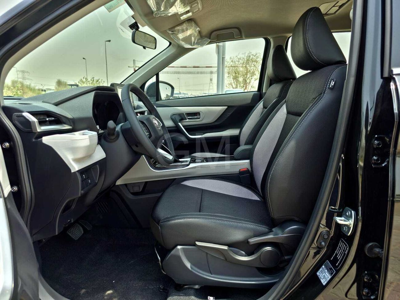 Toyota Veloz TOYOTA VELOZ 1.5L - FULL OPTIONS - 2025 MODEL - BLACK INSIDE BLACK - OMANI