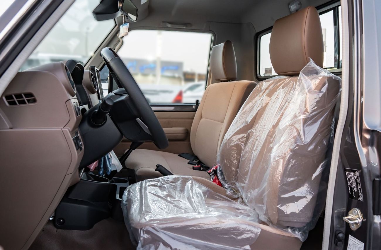 تويوتا لاند كروزر بيك آب 2025 Toyota Land Cruiser LC 79 2.8L SC MT Diesel (Gray)