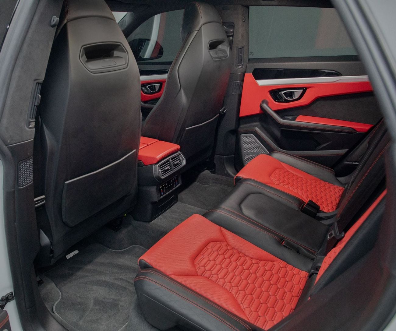 Lamborghini Urus STD