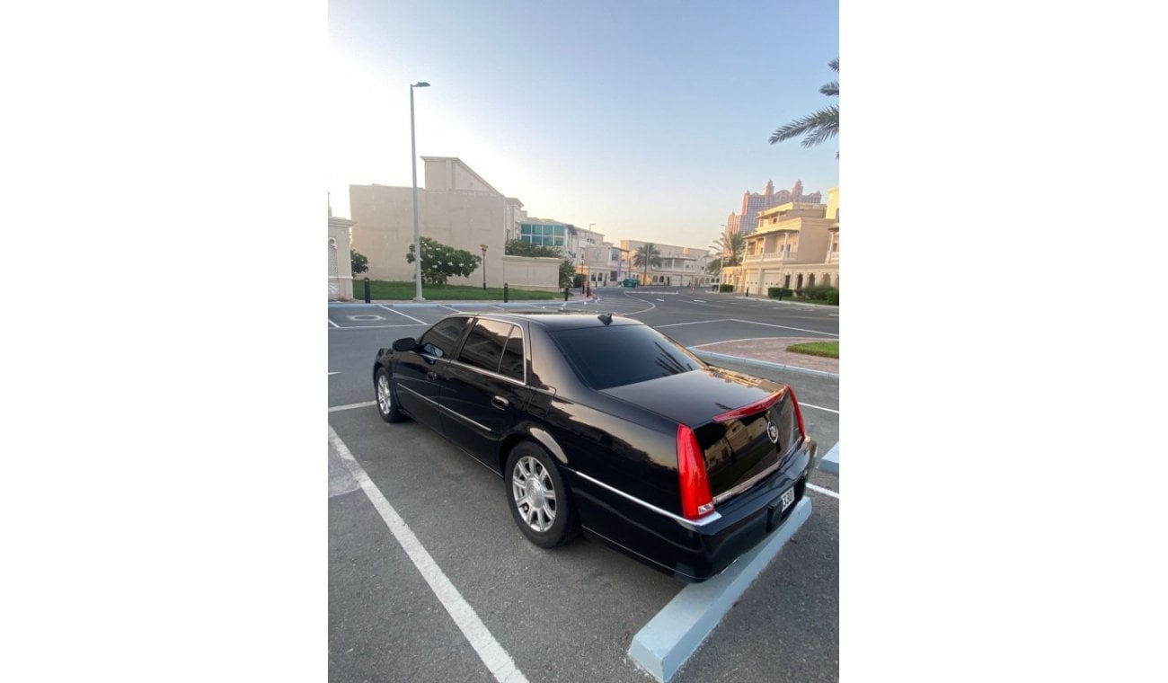 Cadillac DTS Luxury 1
