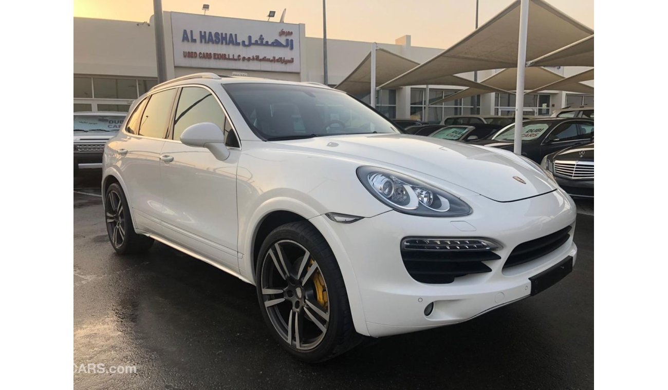Porsche Cayenne Porsche cayanne S model 2011 GCC car prefect condition full option low mileage no paint