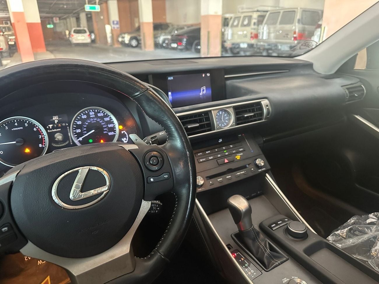 لكزس IS200t STD (NON GCC)