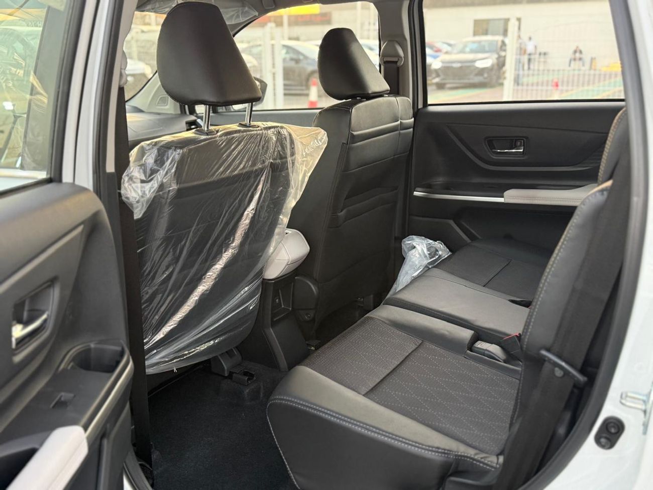 تويوتا فيلوز VELOZ - V Full Option 1.5L 4 Cylinders - 7 Seats 2025 Model