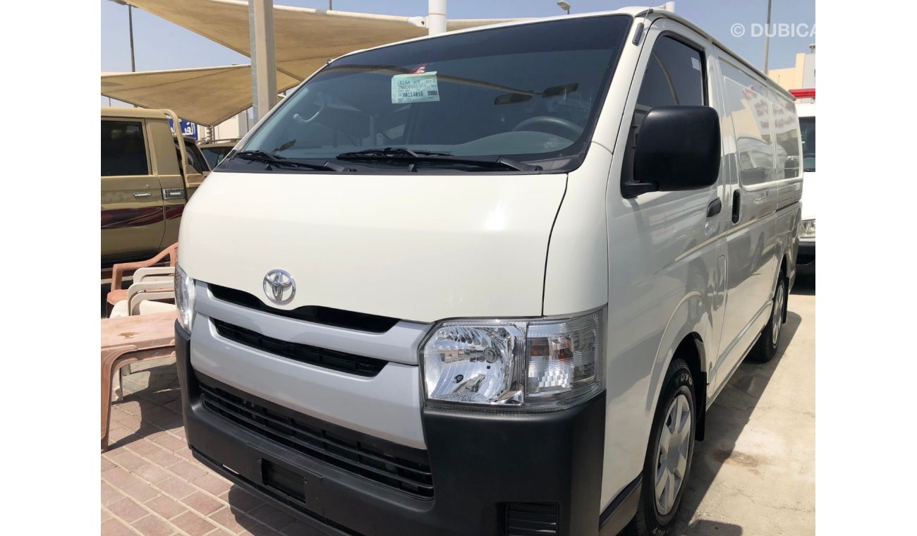 تويوتا هاياس Toyota Hiace van 2017. Free of accident with low mileage. only done 25000 km