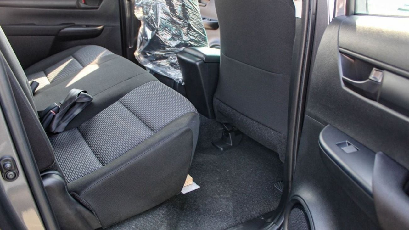 Toyota Hilux TOYOTA HILUX 2.4L (Export Only)