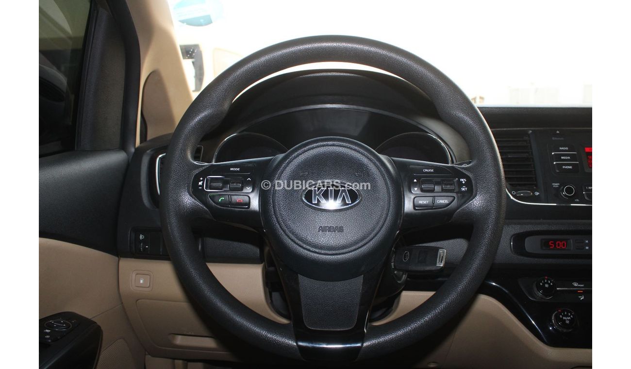 كيا كارنيفال كيا كرنفال 2016 خليجي بحالة ممتازة بدون صبغ بدون حوادث