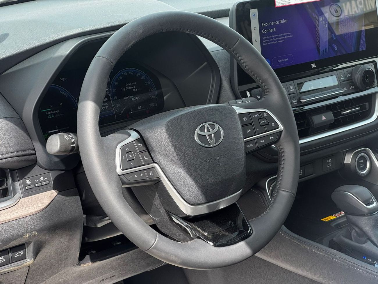 تويوتا جراند هايلاندر 2026 TOYOTA GRAND HIGHLANDER LIMITED TRIM CANADIAN SPEC READ STOCK AVAIALABLE IN SHOWROOM