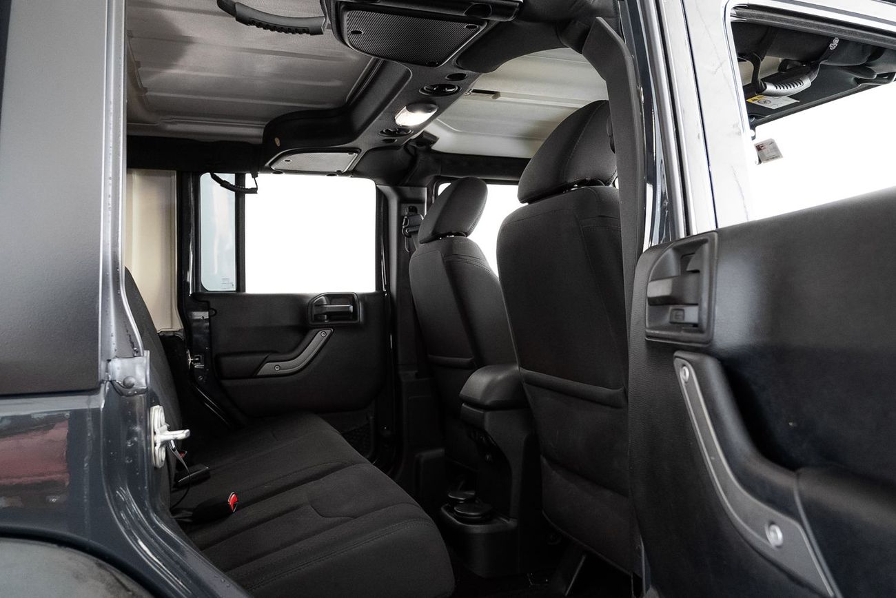 Jeep Wrangler Unlimited Sport 3.6L A/T