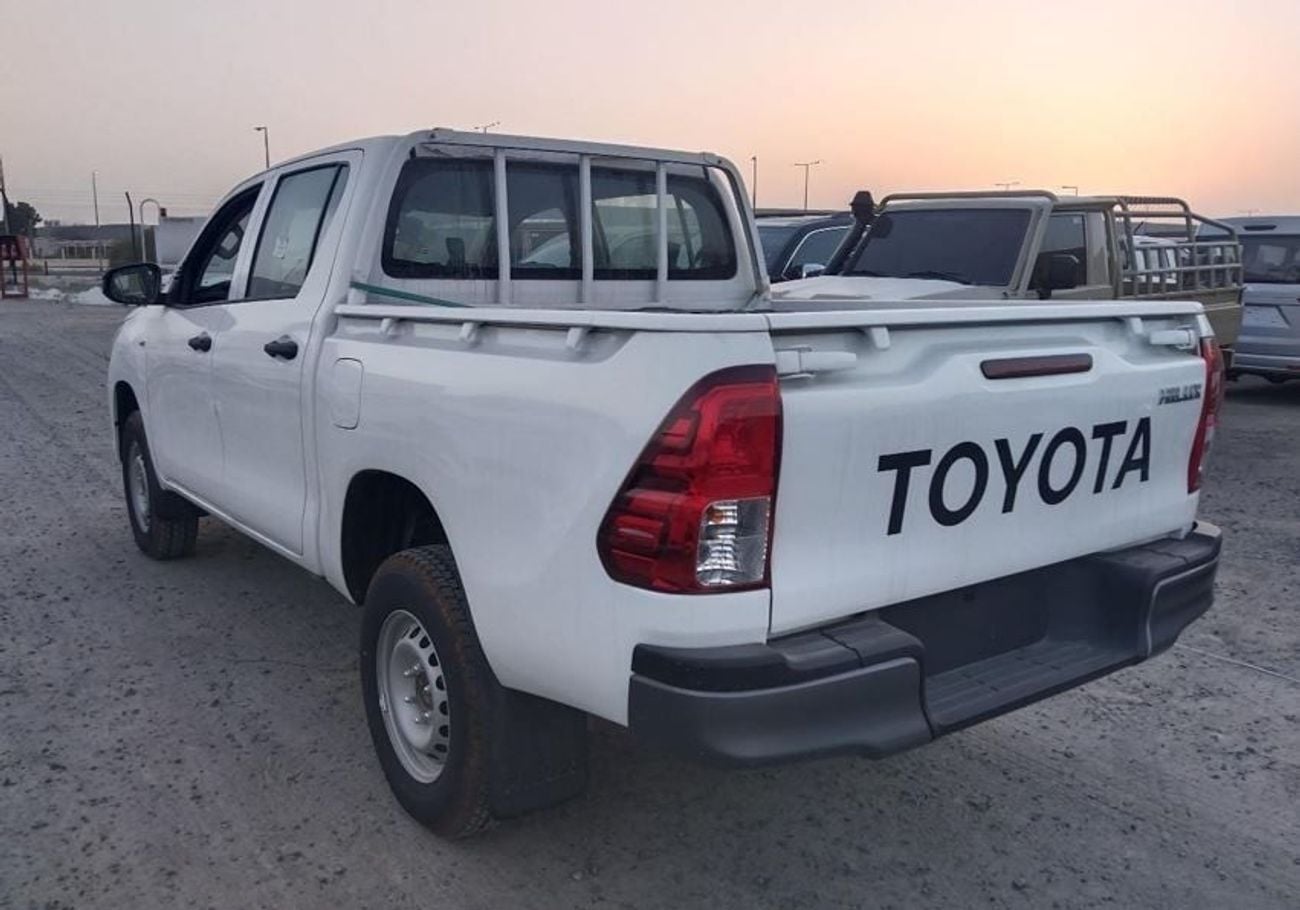 Toyota Hilux DLX Diesel 4WD Double Cab PWR Basic Diesel 2.4L * Export for Africa*