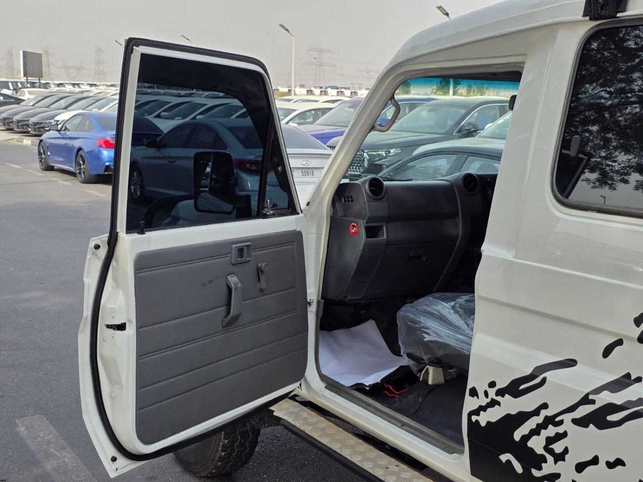 تويوتا لاند كروزر 70 LC76 HT SWB RIGHT HAND 3 DOORS HARDTOP 2014 MODEL V8 DIESEL MANUAL GEAR