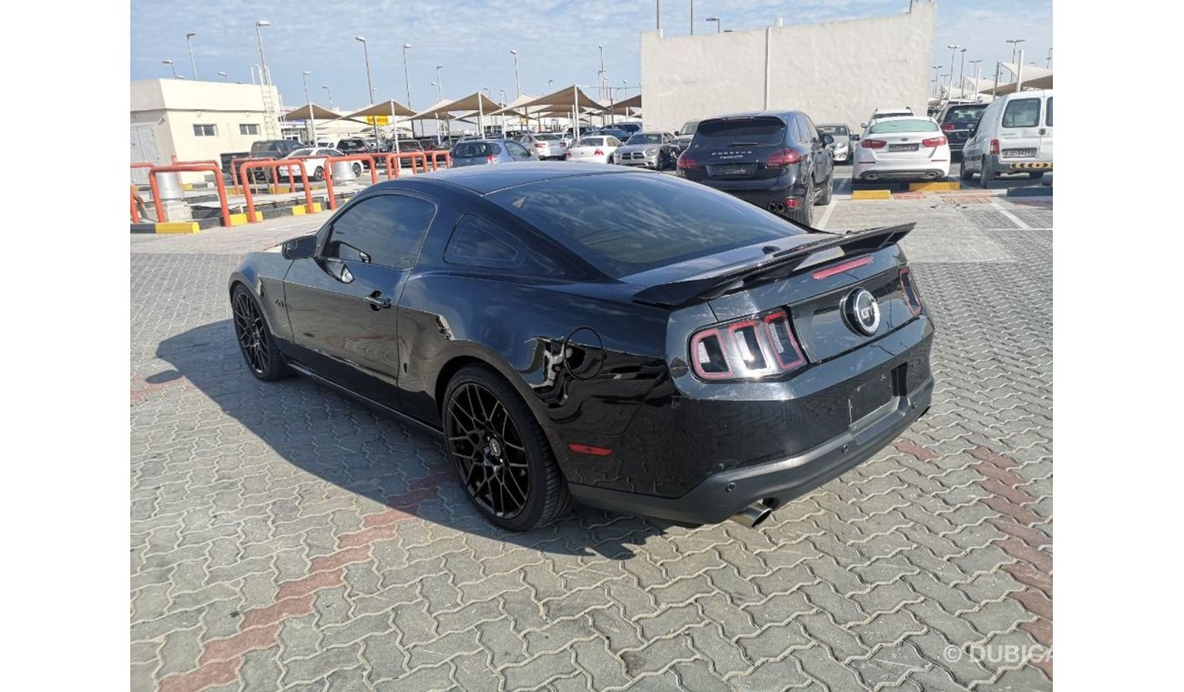 Ford Mustang Ford Mustang Import American Standard 8 cylinder 2012 model in excellent condition