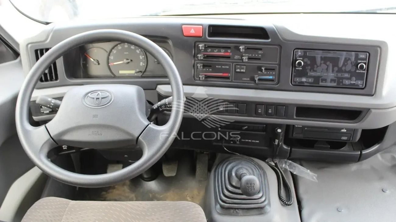 تويوتا كوستر 22 seats – Diesel, V6, Manual Transmission