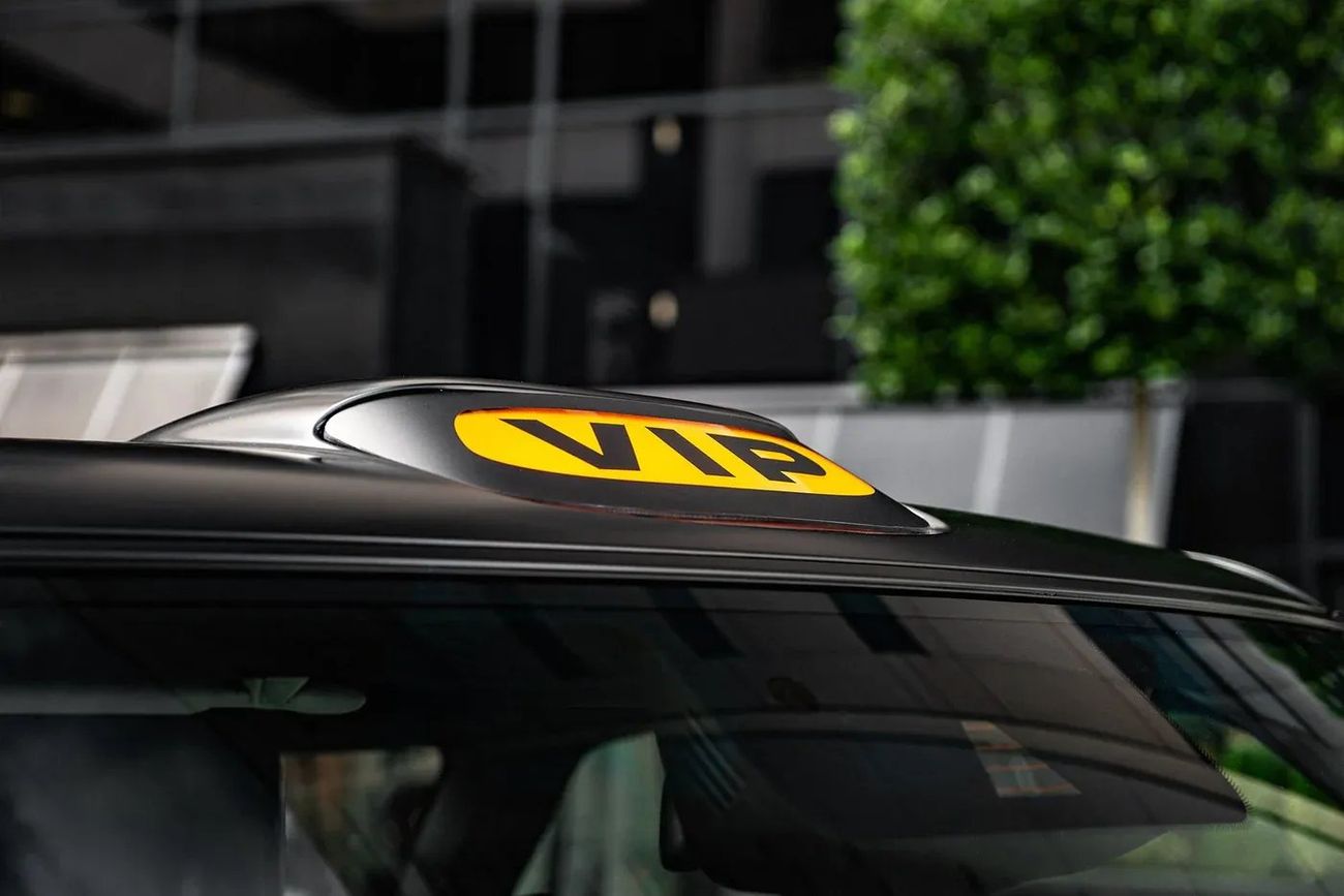 أل اي في سي TX LEVC TX5 TAXI Hybrid-Electric KAHN CONVERSION (EXPORT ONLY) RIGHT HAND DRIVE