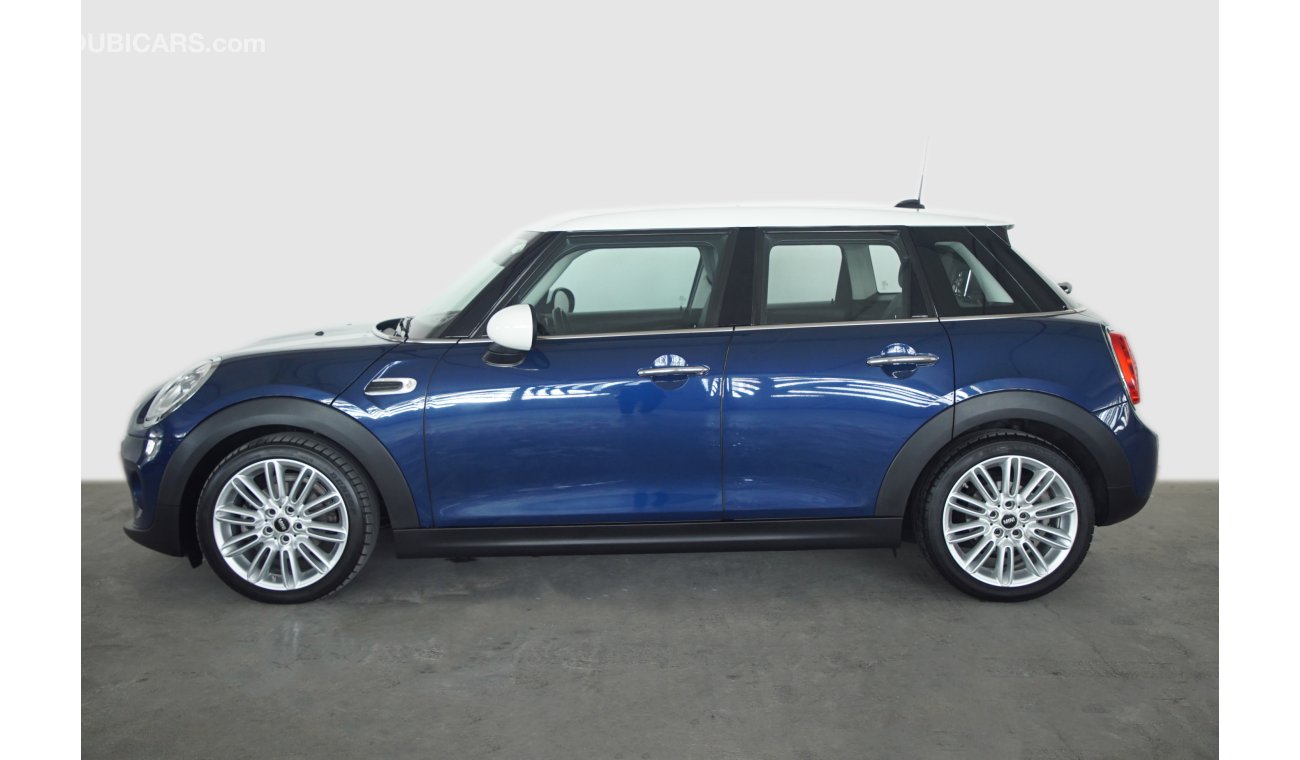 Mini Cooper 2017 Mini Cooper 4 Door (Low Mileage and High Options!!)