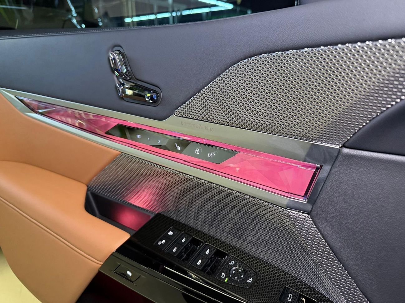 بي أم دبليو 740i 2025 BMW 740 Individual - Dealer Warranty + Service contract